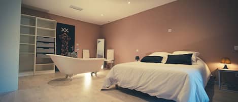 7 bedrooms, WiFi