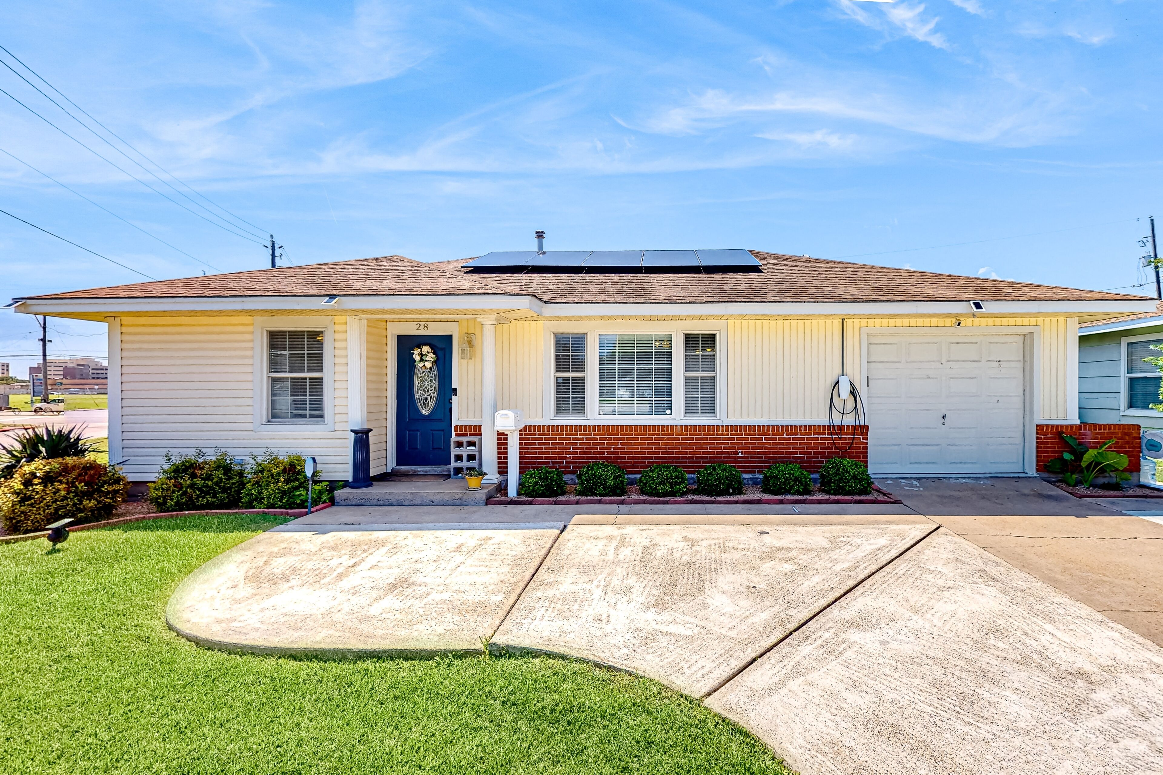 Galveston home with open floor and outdoor activities