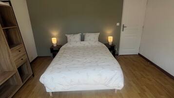 3 Schlafzimmer, Bügeleisen/Bügelbrett, Reisekinderbett, Internetzugang