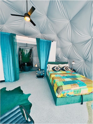 1 bedroom, WiFi, bed sheets - Dome 6: Groovy Green Oasis (South Haven)