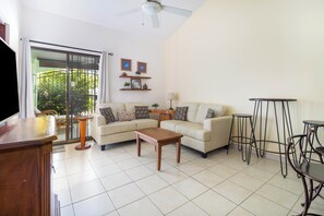 Smart TV, books - Green Life: Beach Living Condo - 2 Bedroom 2 Bath (Coco)