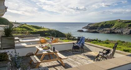 4 Glendorgal Sands - sleeps 5 guests in 3 bedrooms