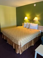 Standard Room, 1 King Bed, Non Smoking | Bed sheets