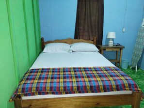 Familiehus | Skrivebord, wi-fi (inkludert) og sengetøy