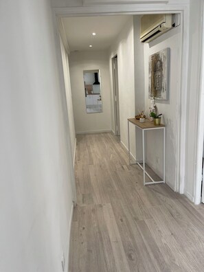 Interior - Bel Appartement Cosy Proche de la Maison Carrée, Idéal Pour une Famille (Nîmes)