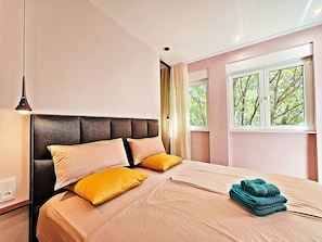 3 Schlafzimmer, Zimmersafe, Schreibtisch, Bügeleisen/Bügelbrett
