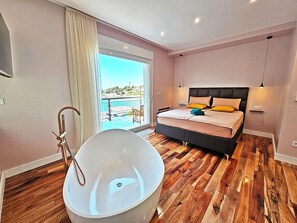 3 soverom, safe på rommet, skrivebord og strykejern/-brett