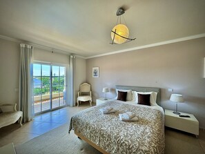 5 bedrooms, iron/ironing board, free WiFi, bed sheets - ALMANCIL EXCELLENCE VILLA WITH POOL by HOMING (Loulé)
