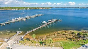 Marina - 617 Octopus Lane - 3 Bedroom -California King, King & Queen with 2 Golf Carts (Panama City Beach)