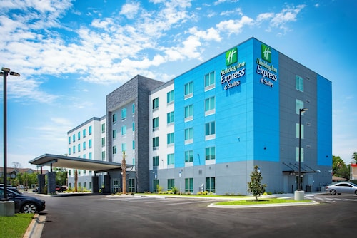 Holiday Inn Express & Suites Pensacola Airport North – I-10 by IHG