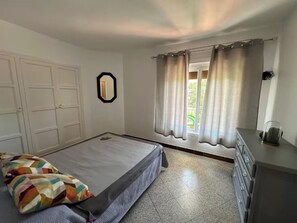 3 bedrooms, iron/ironing board, WiFi