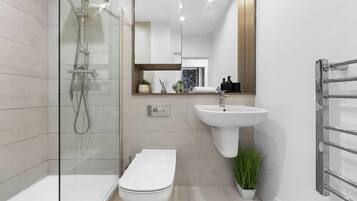 Apartment | Bathroom | Shower, towels