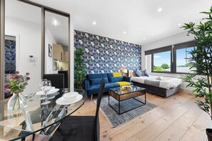 Apartment | Dining - Charming 1-bed Apartment in London (Hayes)