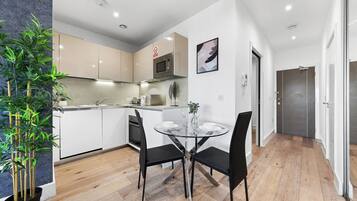 Apartment | Dining