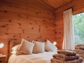 4 soverom, wi-fi (inkludert) og sengetøy