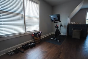Fitness facility - Mountain View Retreat, Sleeps 10, Luxe 3BR+ Near Downtown HSV (Huntsville)