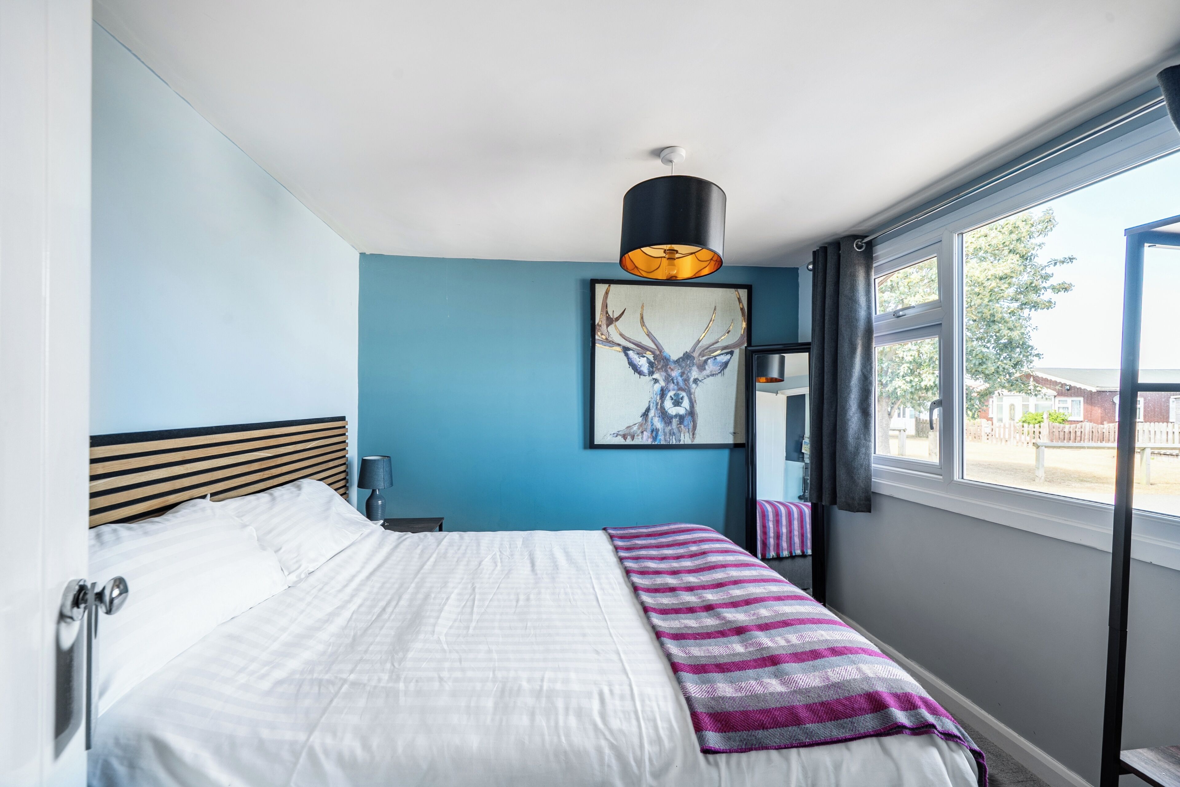 2 bedrooms, bed sheets