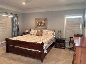 5 chambres, fer et planche à repasser, Wi-Fi, draps fournis