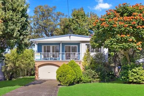 Exterior - Holiday Haven - club, river, restaurants at your doorstep (North Haven)