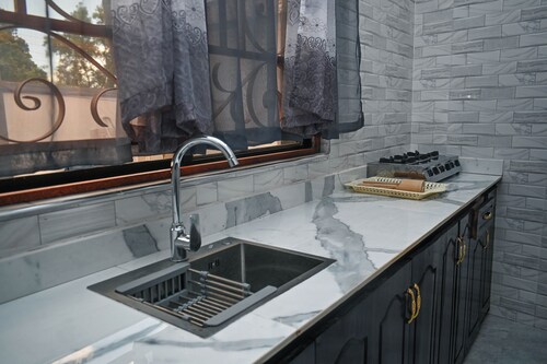 Tosh Home 5Bedroom Rental