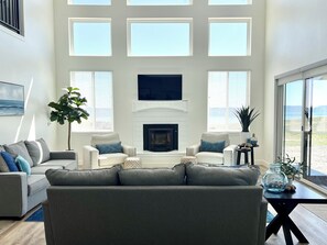 TV connectée, cheminée, jeux vidéo