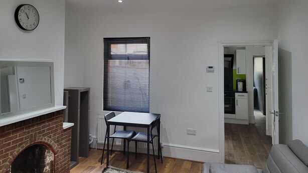 Living area - Inviting Entire 1-bed Apartment in Reading (Reading)