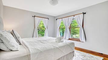 2 makuuhuonetta, silitysrauta/-lauta, Wi-Fi, vuodevaatteet