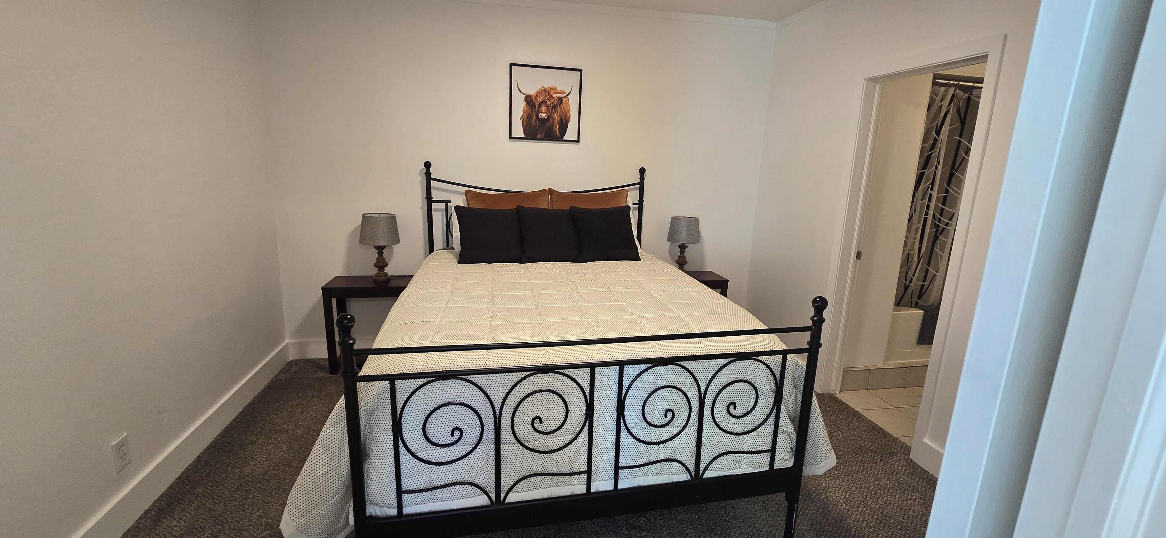 Main St Condo! Step out the front door onto Main St! Just steps to Hot Pools!