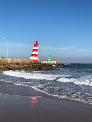 Beach - Beautiful 2-bed Apartment in Lagos (Lagos)