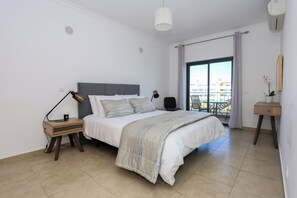 2 bedrooms, iron/ironing board, free WiFi, bed sheets - Beautiful 2-bed Apartment in Lagos (Lagos)