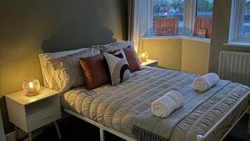 2 bedrooms, iron/ironing board, free WiFi, bed sheets