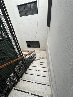 Towels, soap, shampoo, toilet paper - Rooms Zocalo (Mexico City)