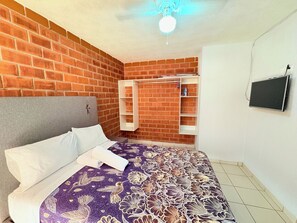 3 bedrooms, down duvets, iron/ironing board, free WiFi - Torres Altos Revolución Tlaquepaque  (Tlaquepaque)