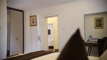 Apartment | 3 bedrooms, iron/ironing board, free WiFi, bed sheets