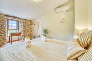 3 quartos, ferros/tábuas de passar roupa, Wi-Fi de cortesia