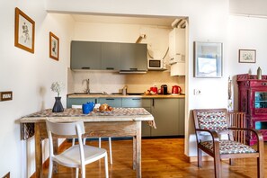 Réfrigérateur, four, plaque de cuisson, lave-vaisselle