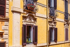 تفاصيل الفندق من الخارج