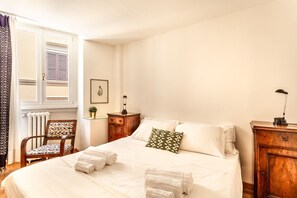 2 chambres, fer et planche à repasser, Wi-Fi, draps fournis