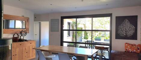 تناول الطعام