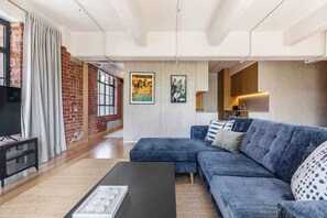 Smart TV, offices