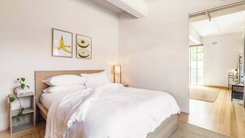 Desk, iron/ironing board, free WiFi, bed sheets