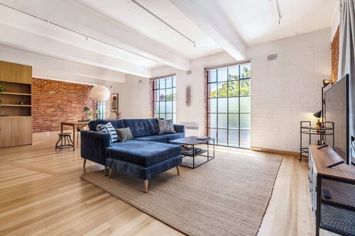 Charlie's Chocolate Factory-Unwrap Fitzroy's Charm