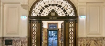 Fifth Avenue - New York Glam In Iconic Building