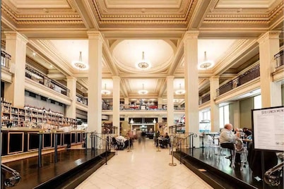 VAQUAY Mon Tresor In Melbourne CBD | Parisienne Apartment on Collins St