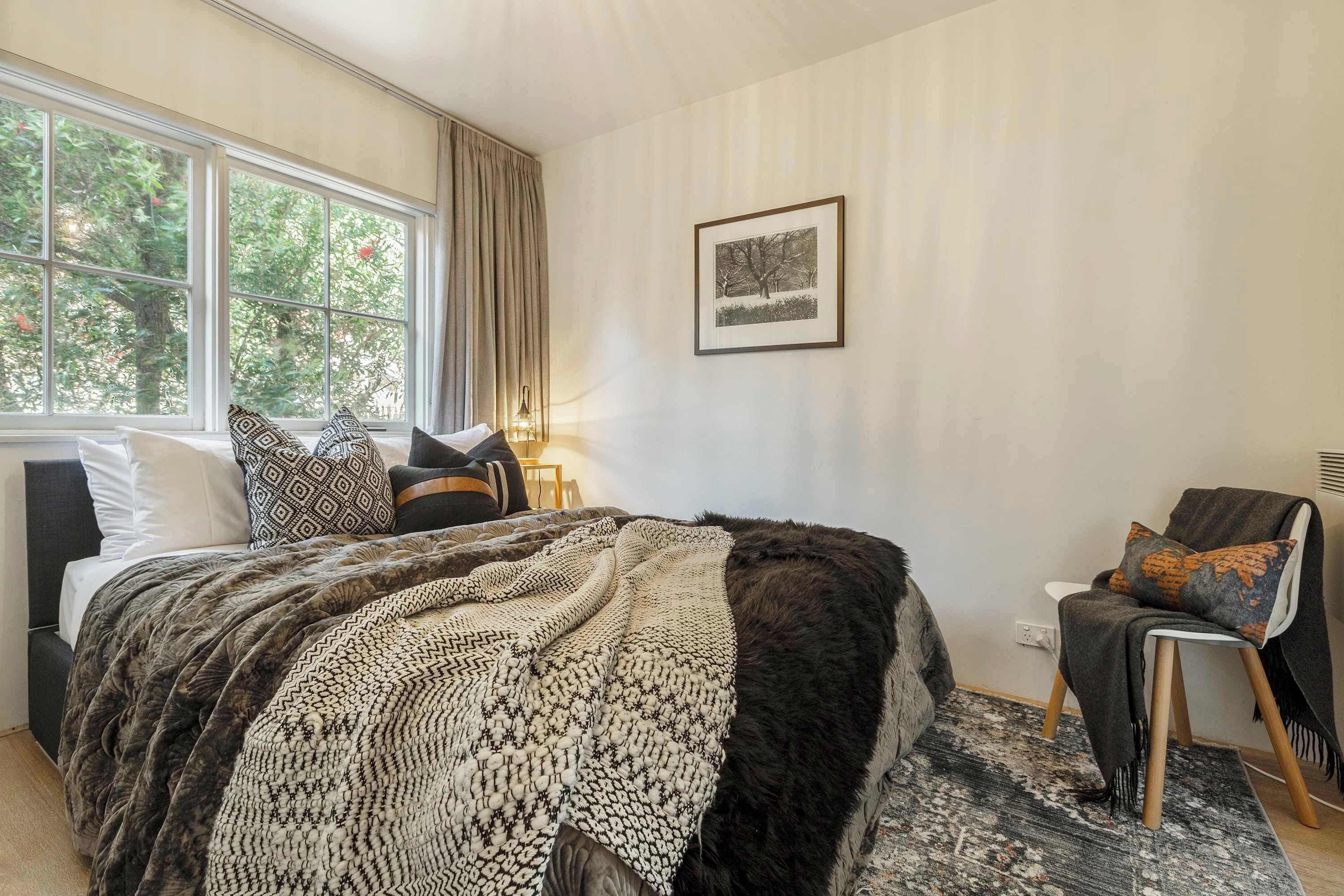 1 habitación, tabla de planchar con plancha, wifi gratis y ropa de cama 