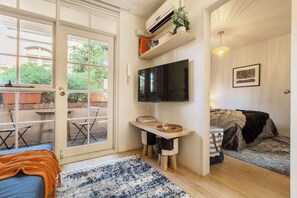 1 habitación, tabla de planchar con plancha, wifi y ropa de cama 
