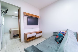 Strykejern/-brett, internettilgang og sengetøy