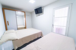 Iron/ironing board, internet, bed sheets - Até 4hospedes , Wi-fi 400mb (Brasilia)