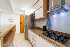 Fridge, microwave, cookware/dishes/utensils - Up to 5 Guests, Garage, Elevator, Swimming Pool, Jr Catito (Brasília)