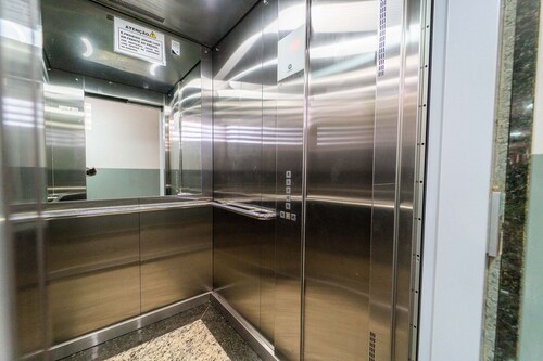 Ap Com Suite ,wi-fi 500mb , Estacionamento, Elevador, Cozinha Completa , Jr Catito